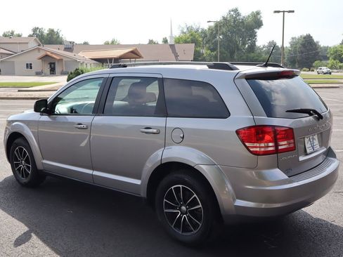 Used 2017 Dodge Journey SE w/ Flexible Seating Group image 8