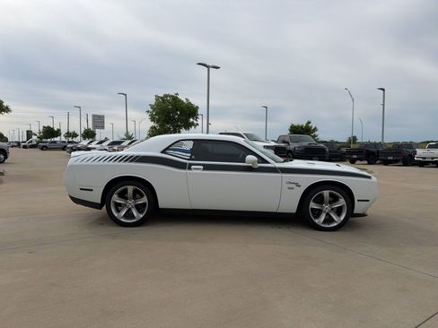 Used 2018 Dodge Challenger R/T image 6