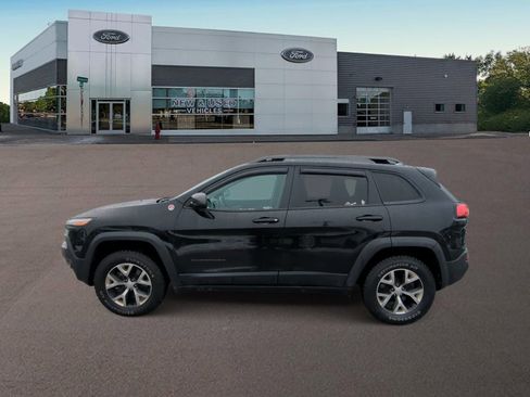 Used 2018 Jeep Cherokee Trailhawk w/ Comfort/Convenience Group image 7