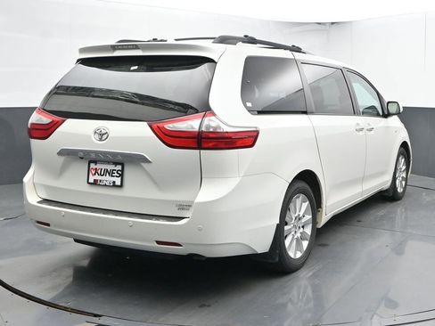Used 2016 Toyota Sienna Limited Premium AWD/4WD image 9