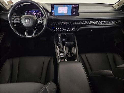 Used 2024 Honda Accord Touring image 9