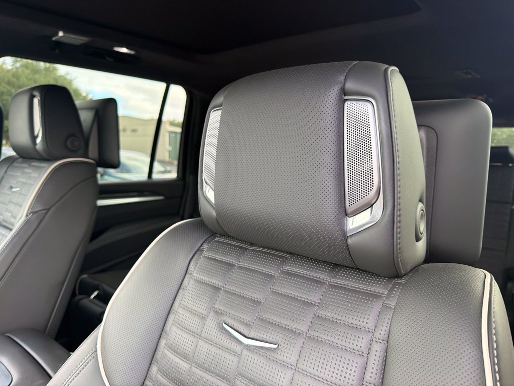 Used 2026 Cadillac Escalade ESV V w/ LPO, ONYX Package AWD/4WD image 14