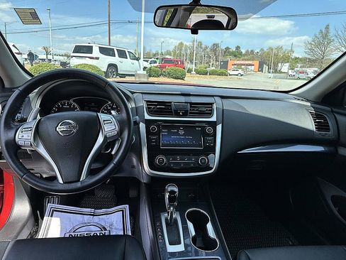 Used 2018 Nissan Altima 2.5 SR w/ SR Special Edition image 19