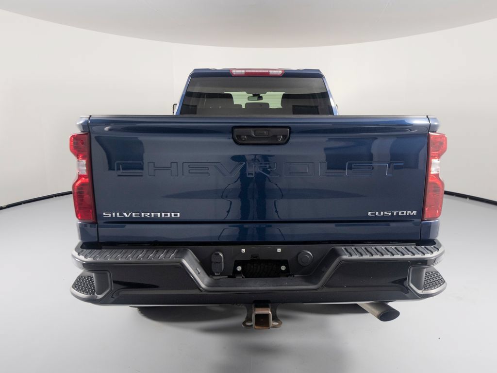 Used 2022 Chevrolet Silverado 2500 Custom w/ Custom Value Package AWD/4WD image 4