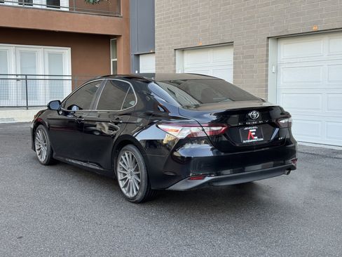Used 2018 Toyota Camry LE image 3