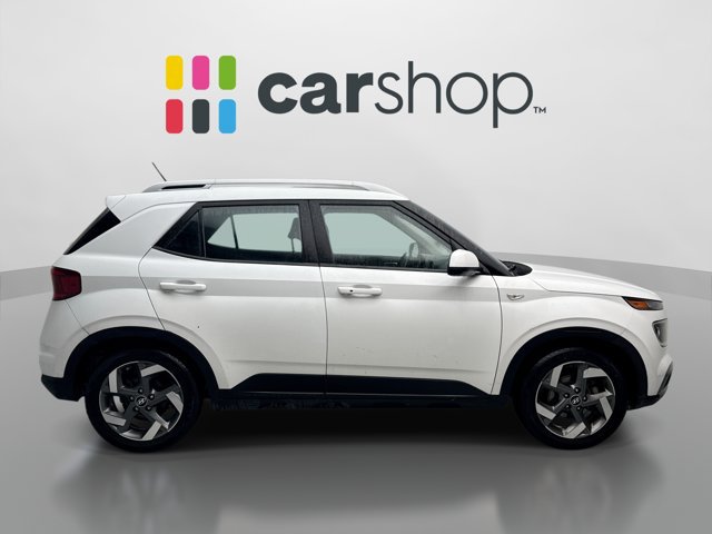 Used 2025 Hyundai Venue SEL FWD image 3
