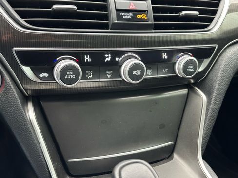 Used 2018 Honda Accord Sport image 13