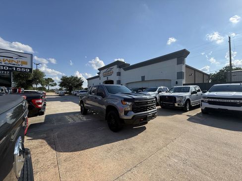 Used 2023 Chevrolet Silverado 1500 Custom Trail Boss AWD/4WD image 45
