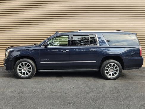 Used 2020 GMC Yukon XL Denali image 3
