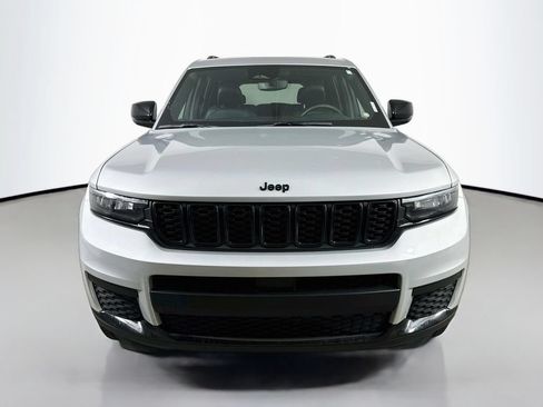 Used 2024 Jeep Grand Cherokee L Laredo RWD image 2