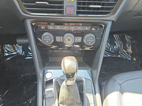 Used 2024 Volkswagen Taos SE FWD image 26