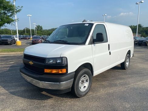 New 2025 Chevrolet Express 3500 Work Van w/ Driver Convenience Package image 7