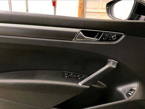 Used 2017 Volkswagen Passat 1.8T R-Line image 22