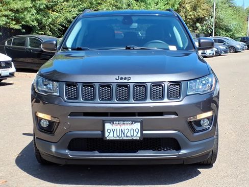 Used 2019 Jeep Compass Latitude FWD image 2