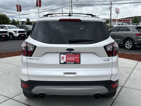 Used 2017 Ford Escape Titanium AWD/4WD image 4