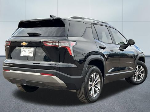 Used 2025 Chevrolet Equinox LT w/ Convenience Package II image 2