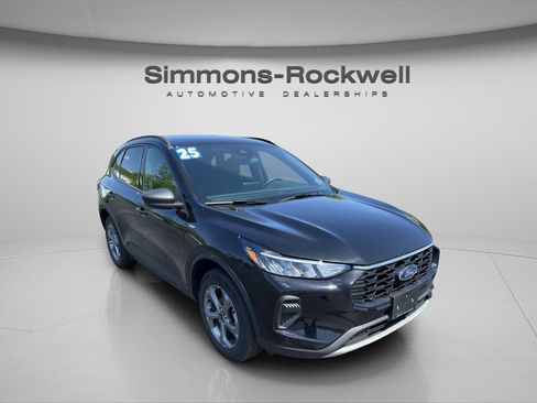 Used 2025 Ford Escape ST-Line AWD/4WD image 7