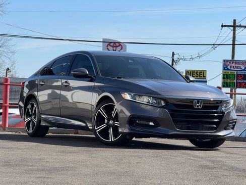Used 2019 Honda Accord Sport image 3