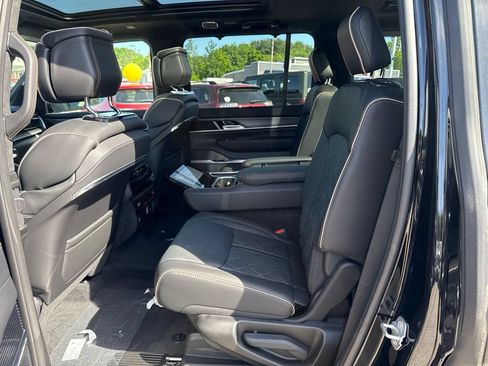 New 2026 Jeep Grand Wagoneer Summit AWD/4WD image 24