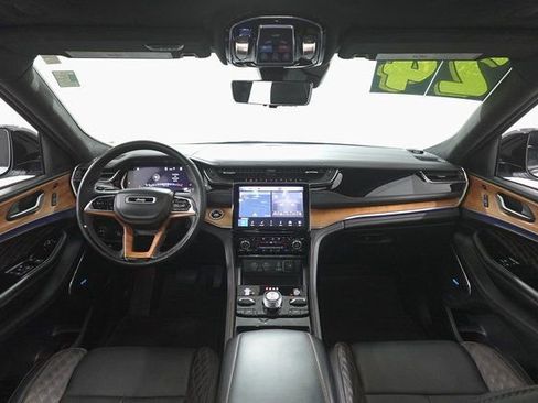 Used 2024 Jeep Grand Cherokee L Summit image 6