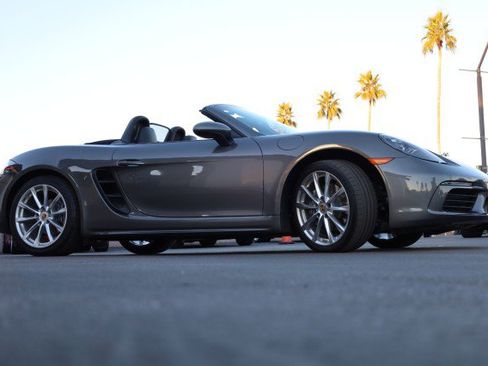 Used 2017 Porsche 718 Boxster image 13