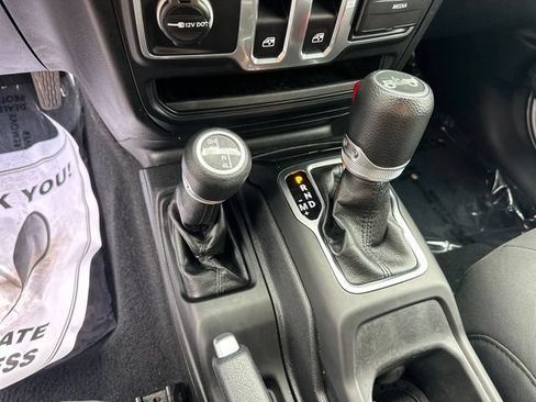 Used 2019 Jeep Wrangler Sport AWD/4WD image 20
