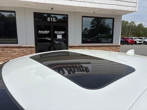 Used 2024 Honda Civic EX-L image 12