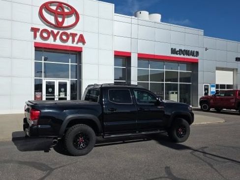 Used 2019 Toyota Tacoma TRD Pro AWD/4WD image 6