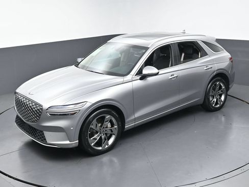 Used 2025 Genesis Electrified GV70 AWD/4WD image 4