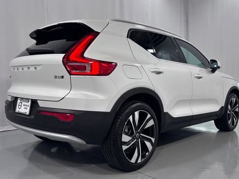 Used 2024 Volvo XC40 B5 Plus w/ Protection Package Premier AWD/4WD image 6