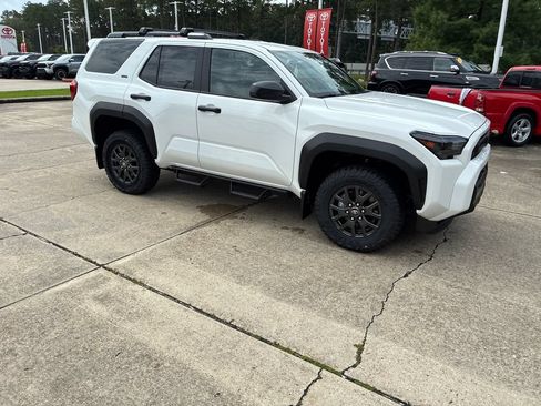 New 2026 Toyota 4Runner SR5 AWD/4WD image 9