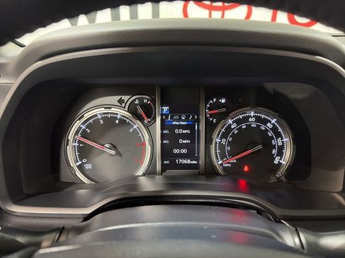 Used 2023 Toyota 4Runner TRD Off-Road Premium AWD/4WD image 30