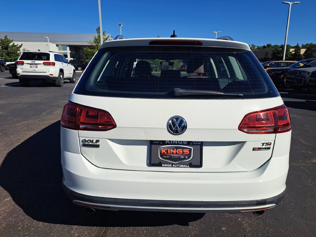 Used 2017 Volkswagen Golf Alltrack SE AWD/4WD image 4