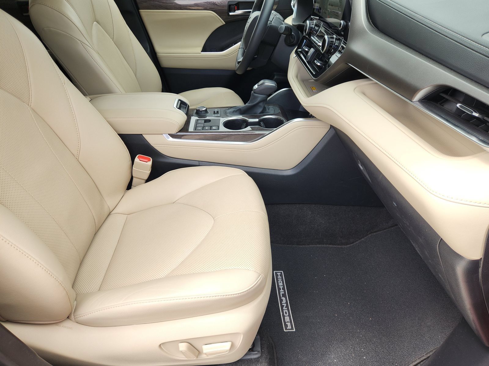 Used 2024 Toyota Highlander Limited AWD/4WD image 17