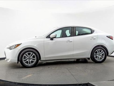 Used 2018 Toyota Yaris iA image 3