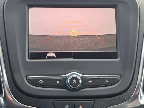 Used 2024 Chevrolet Equinox LT image 11