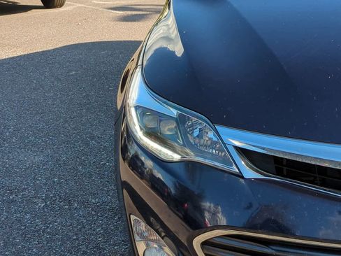 Used 2013 Toyota Avalon Limited image 10