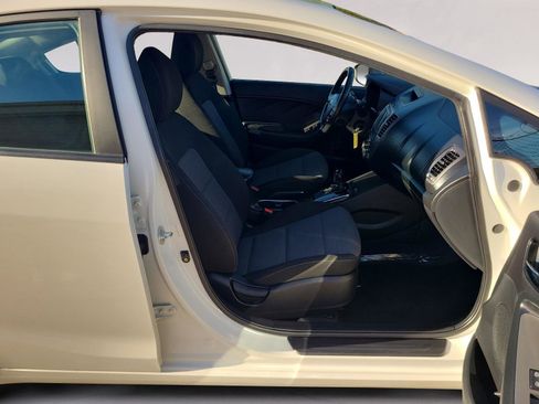 Used 2017 Kia Forte S image 23