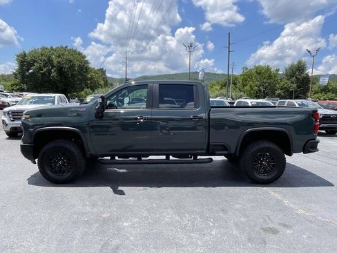 Certified 2026 Chevrolet Silverado 2500 ZR2 w/ LPO, Dark Essentials Package AWD/4WD image 2