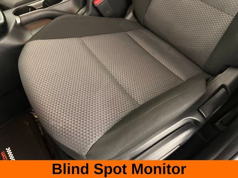 Used 2025 Kia Soul LX w/ LX Technology Package FWD image 11