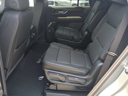 Used 2026 GMC Yukon Denali AWD/4WD image 25