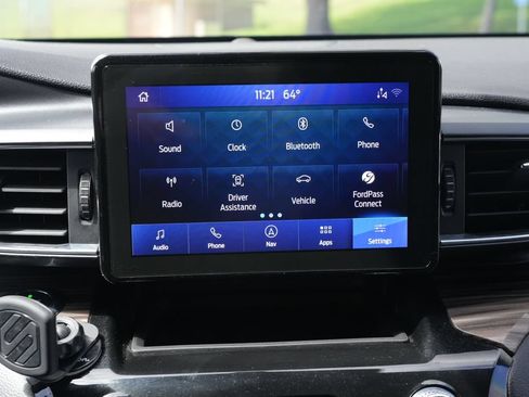 Used 2021 Ford Explorer Limited w/ Hybrid Equipment Group 310A AWD/4WD image 16