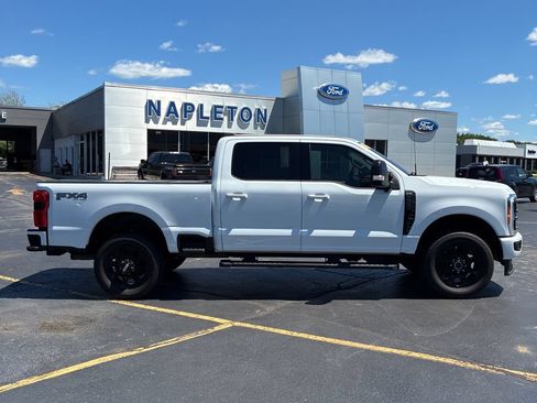 Used 2023 Ford F250 Lariat w/ Black Appearance Package AWD/4WD image 12