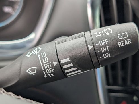 Certified 2023 Chevrolet Traverse RS image 26