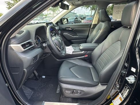New 2026 Toyota Highlander XLE AWD/4WD image 18