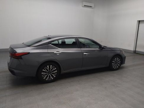 Used 2024 Nissan Altima 2.5 SV image 10