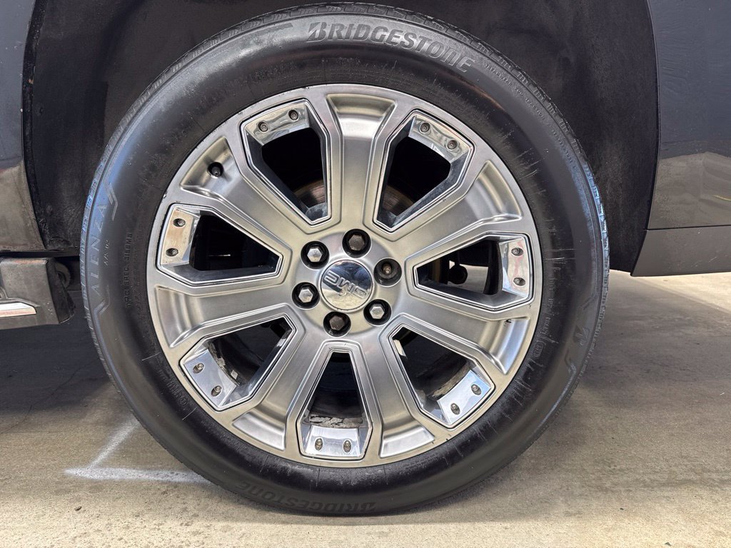 Used 2015 GMC Yukon XL Denali w/ Touring Package AWD/4WD image 37