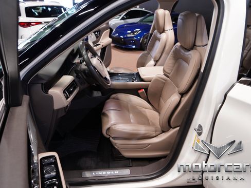 Used 2023 Lincoln Aviator Reserve w/ Equipment Group 201A AWD/4WD image 26