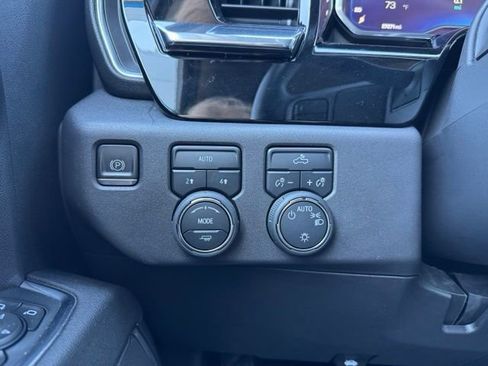 Used 2023 Chevrolet Silverado 1500 LT AWD/4WD image 28