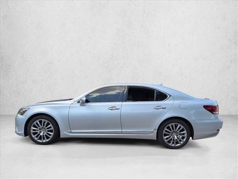Used 2015 Lexus LS 460 w/ Comfort Package RWD image 9